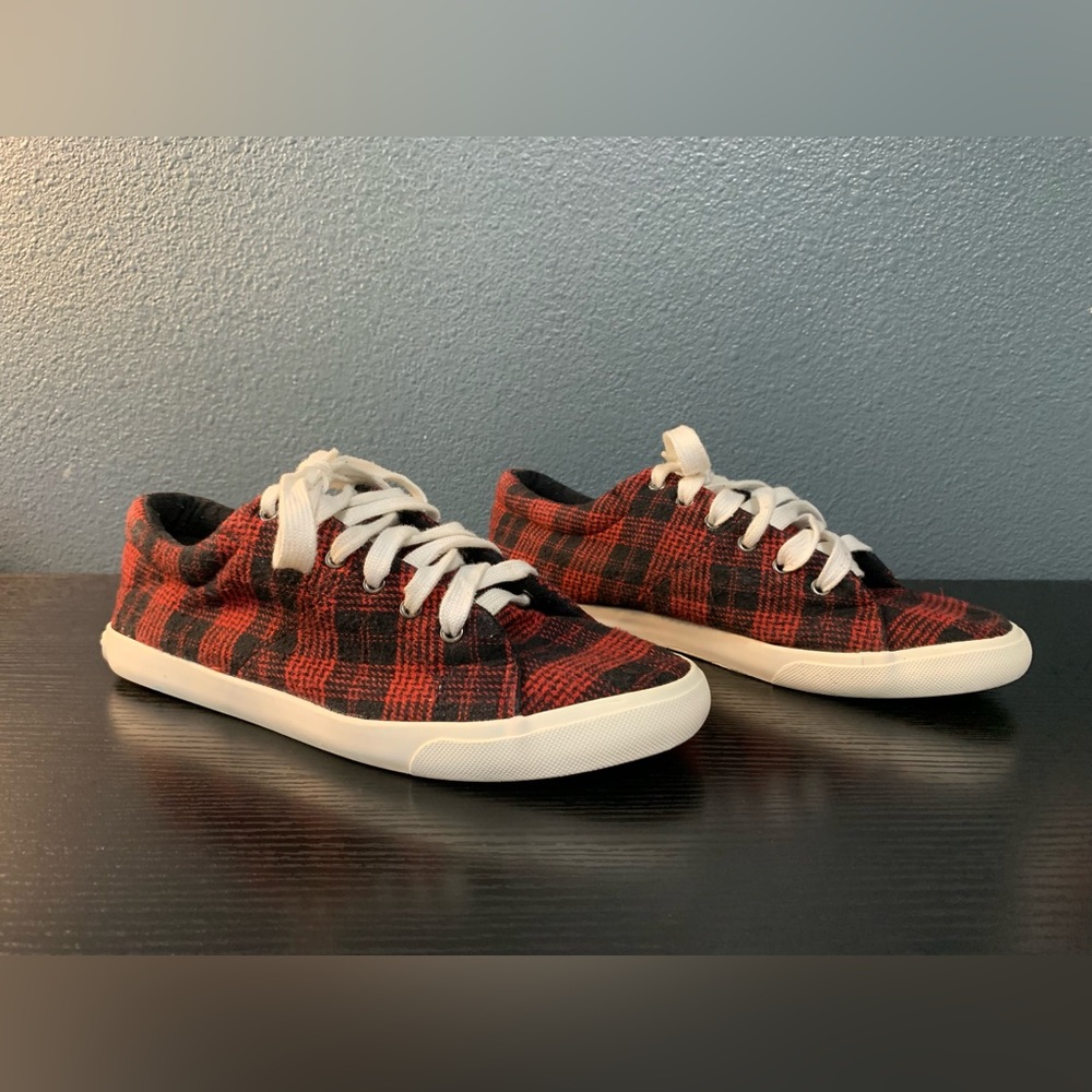 Rocket Dog Plaid Flannel Sneakers - size 9.5